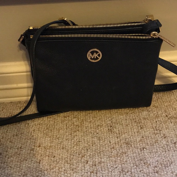Handbags - Black leather Micheal Kors Fulton Crossbody purse